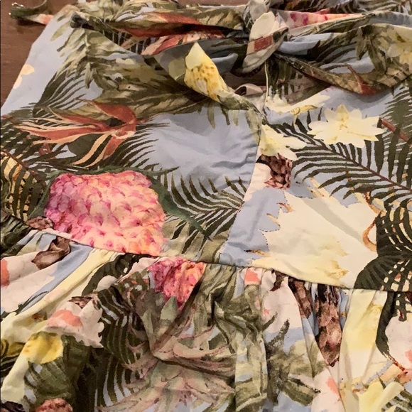 H&M Hawaiian blouse top - Picture 5 of 7